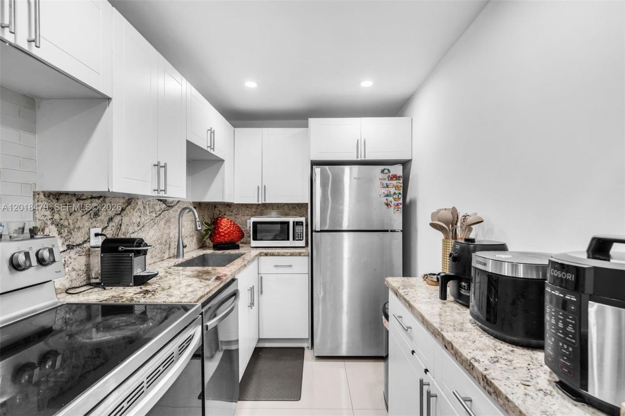 8511 NW 8th St , Unit 309, Miami, FL 33126 Photo