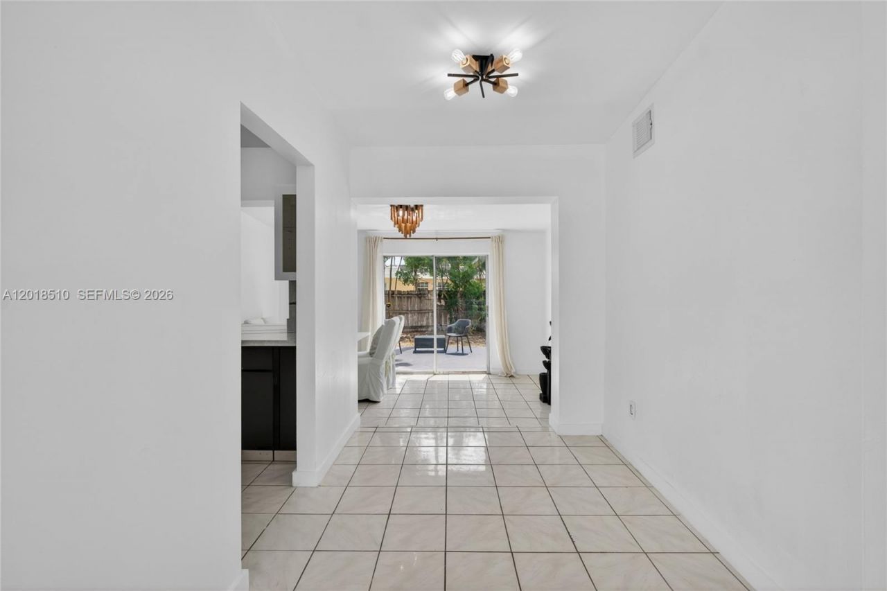 4130 NE 17th Ave , Pompano Beach, FL 33064 Photo