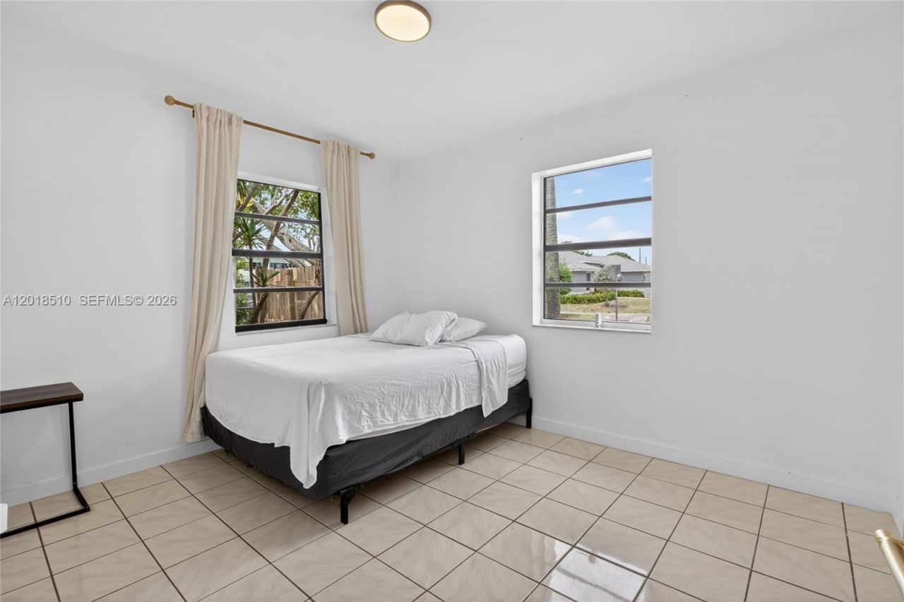 4130 NE 17th Ave , Pompano Beach, FL 33064 Photo