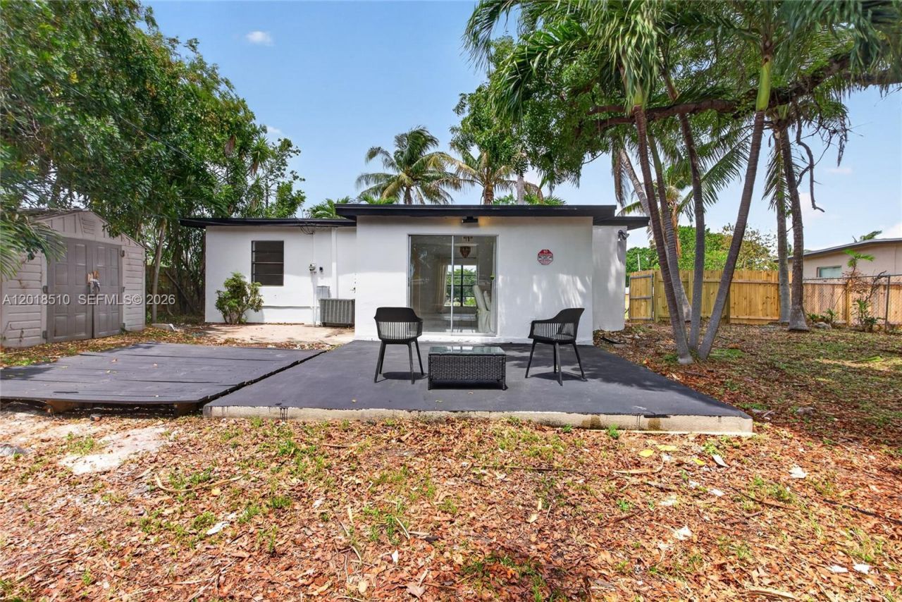 4130 NE 17th Ave , Pompano Beach, FL 33064 Photo