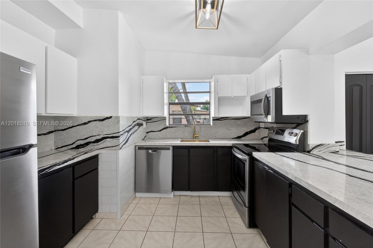 4130 NE 17th Ave , Pompano Beach, FL 33064 Photo