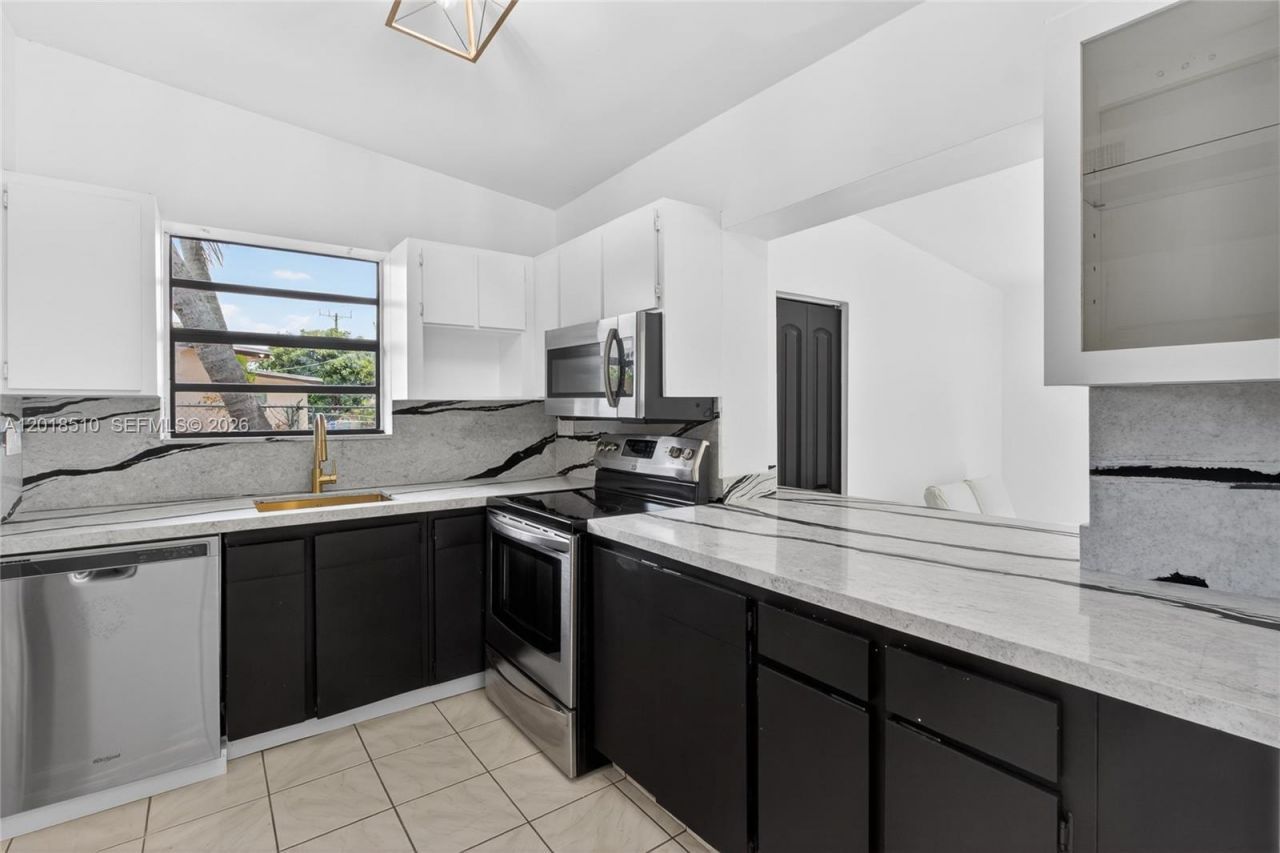 4130 NE 17th Ave , Pompano Beach, FL 33064 Photo