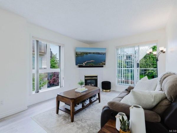 331 Burnside Rd E, Unit 301, Victoria, BC V9A 1A6