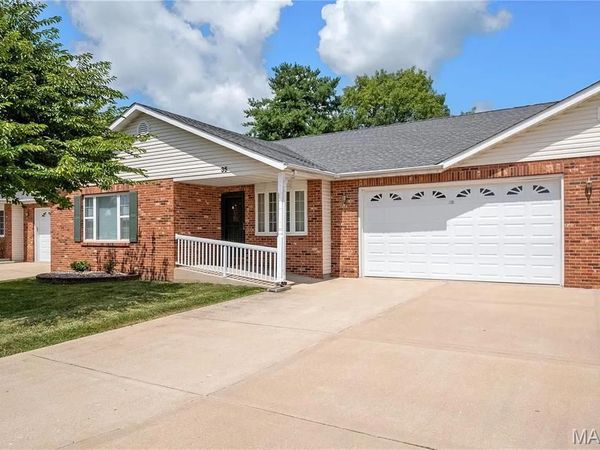 35 Parkside Drive , Bethalto, IL 62010
