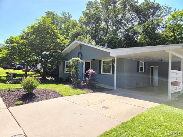 1028 Grand Avenue , Edwardsville, IL 62025