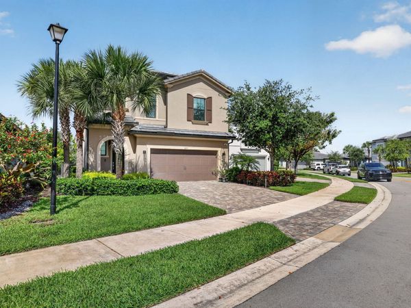 4651 E Pinehurst Trl Trail E, Oakland Park, FL 33309