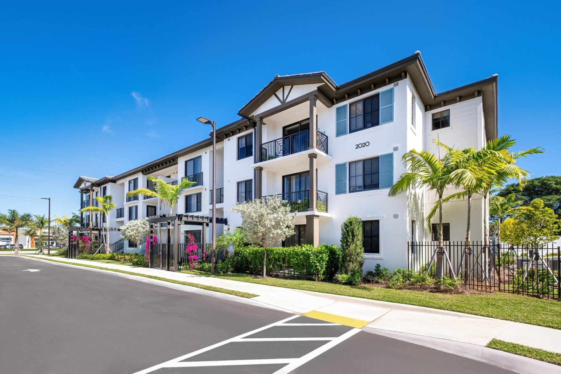 2000 Stirling Road, Unit 3-204, Hollywood, FL 33020 Photo