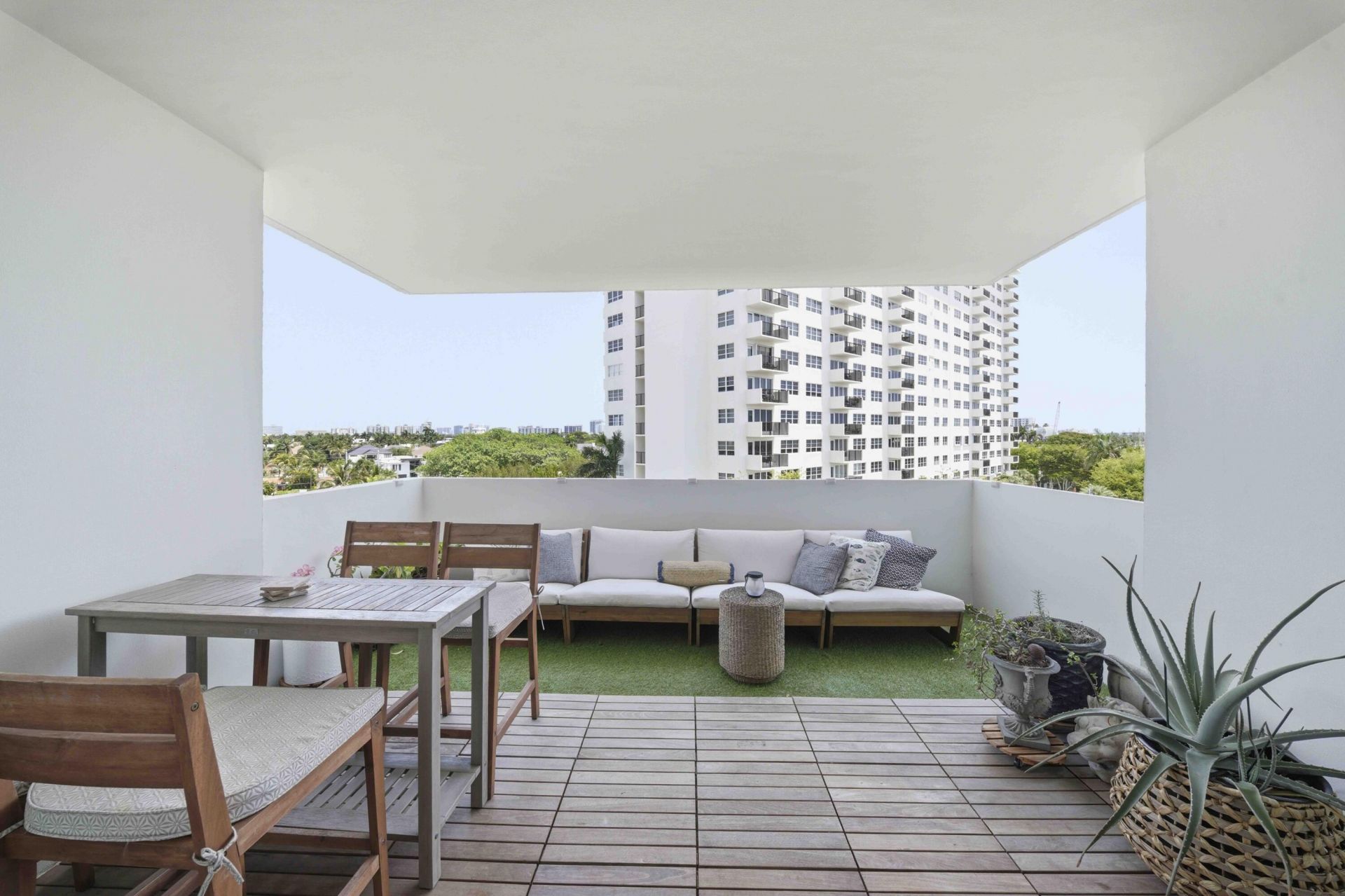 333 Sunset Drive, Unit 404, Fort Lauderdale, FL 33301 Photo