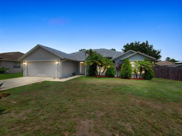 2373 SW Santana Avenue, Port St. Lucie, FL 34953