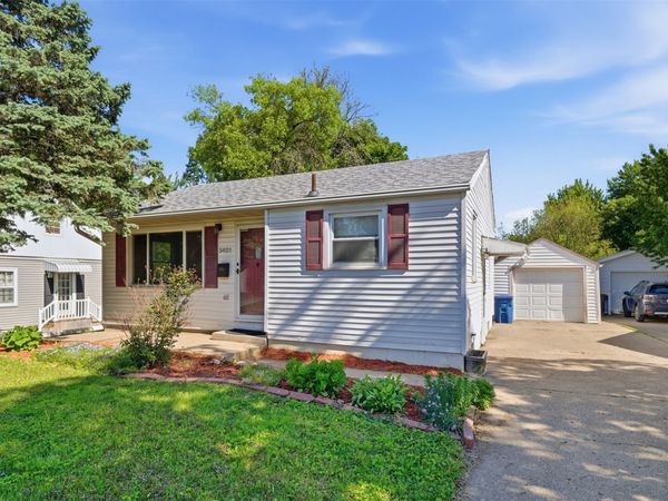 5821 Clark Street , Des Moines, IA 50311