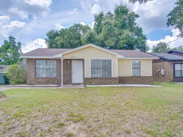 2709 Chicago Ct, Pensacola, FL 32526