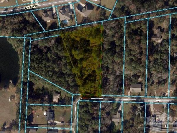 700 Block Pinebrook Cir, Cantonment, FL 32533