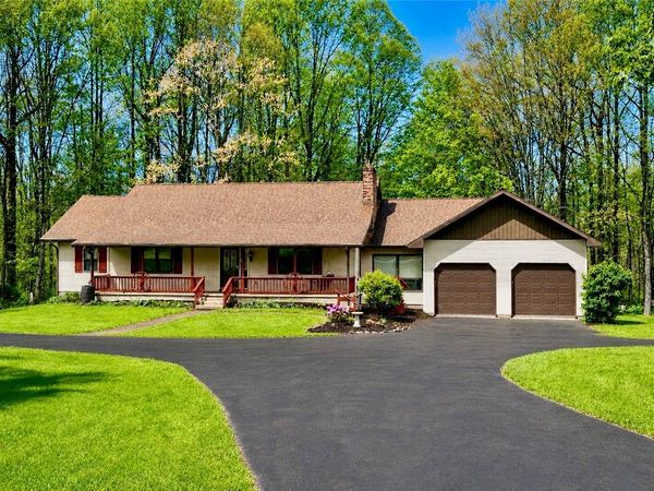 227 Centertown Rd , Grove City, PA 16127