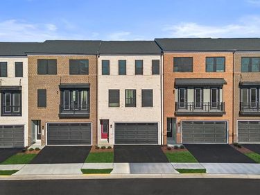 1 AVIATION PLACE , Unit TARYN 24-F, HERNDON, VA 20171