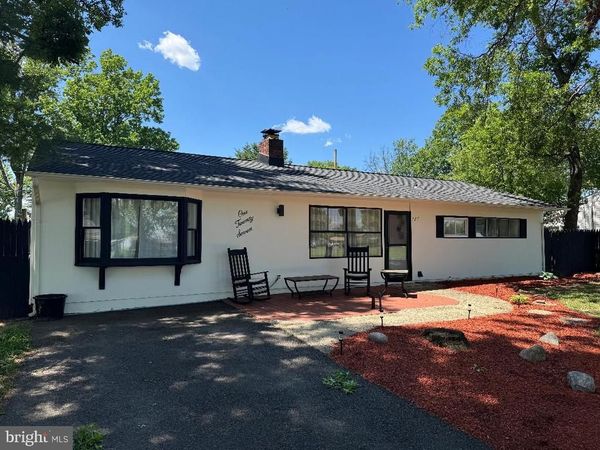 127 OAKTREE DRIVE, LEVITTOWN, PA 19055