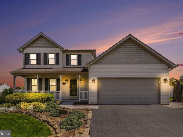98 COMANCHE TRAIL, HANOVER, PA 17331
