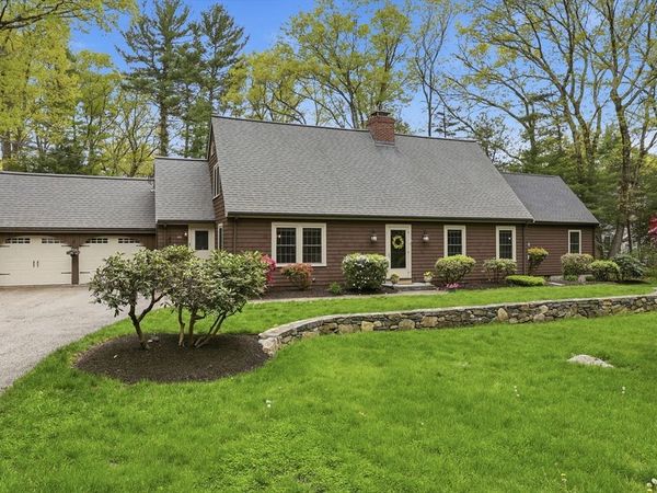 46 Hayden Lane, Bedford, MA 01730
