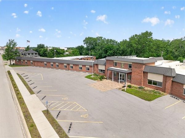 106 Hospital Drive, Smithville, MO 64089