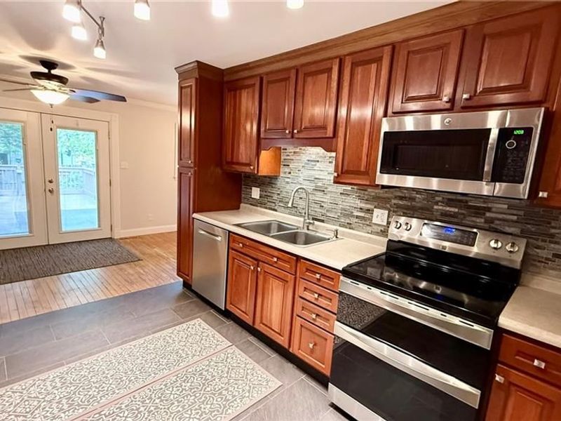 9755 Country Club Road, Piqua, OH 45356 Photo 2
