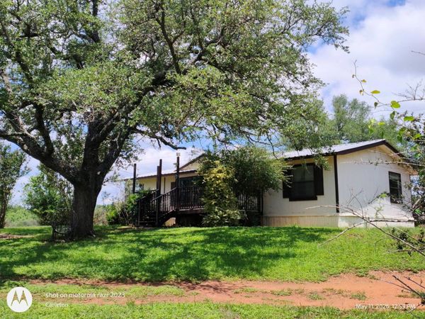 601 E. Austin Ave , Llano, TX 78643