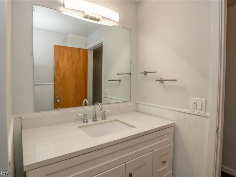4544 Lakeknoll Street, Louisville, OH 44641 Photo 29