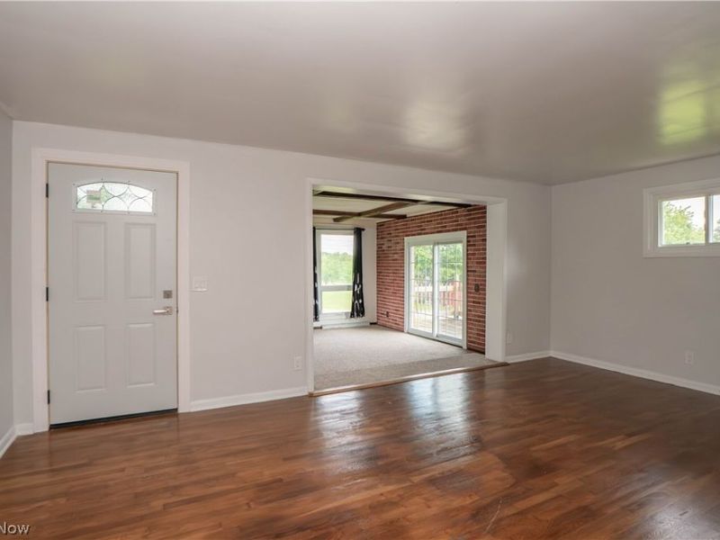 4544 Lakeknoll Street, Louisville, OH 44641 Photo 3