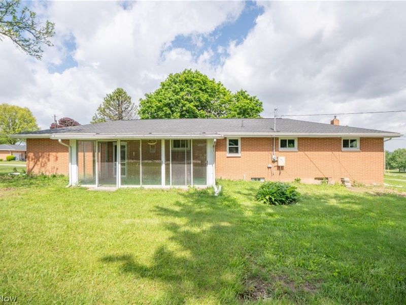 4544 Lakeknoll Street, Louisville, OH 44641 Photo 35