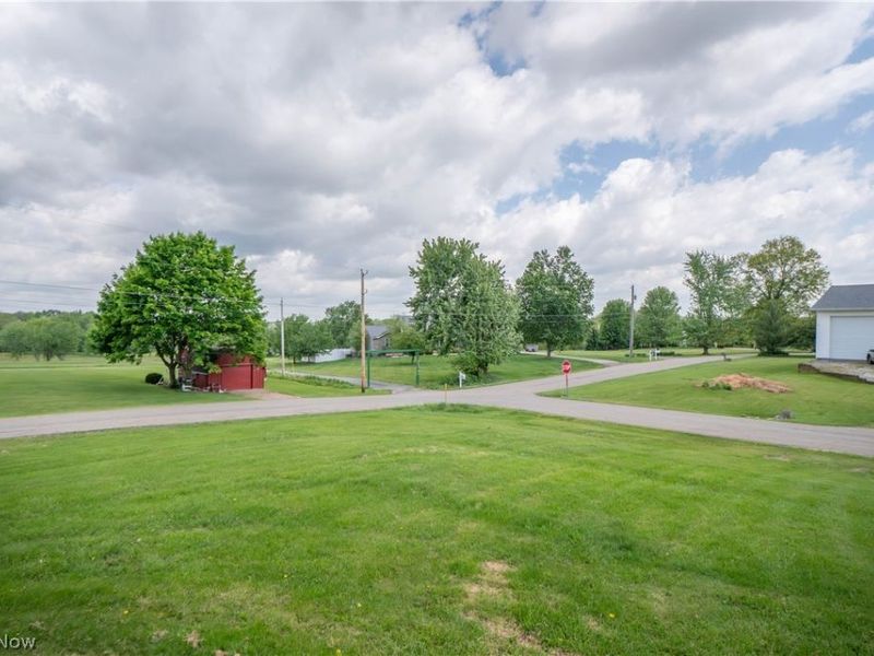 4544 Lakeknoll Street, Louisville, OH 44641 Photo 40
