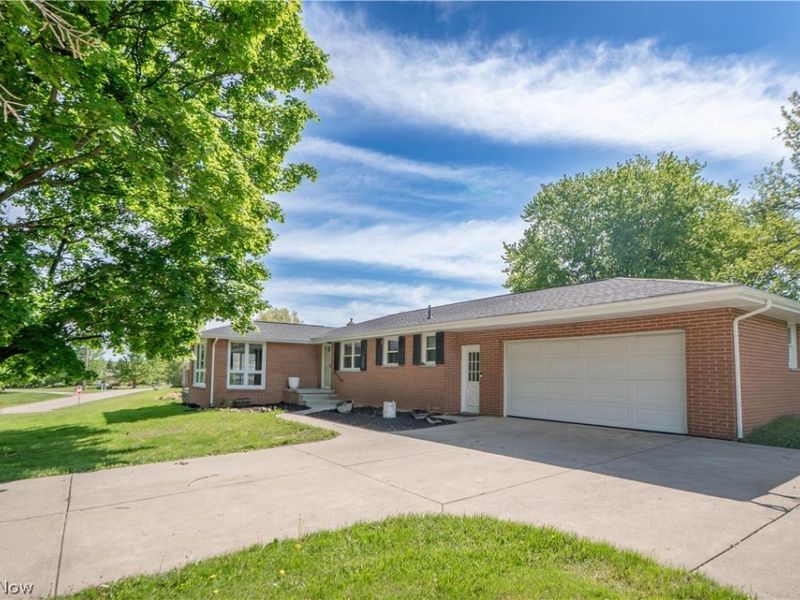 4544 Lakeknoll Street, Louisville, OH 44641 Photo 45