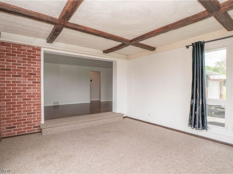 4544 Lakeknoll Street, Louisville, OH 44641 Photo 9