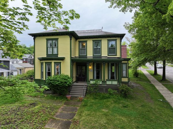700 4th Street , Oakmont, PA 15139
