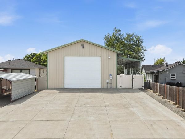 4218 N Maple St, Spokane, WA 99208