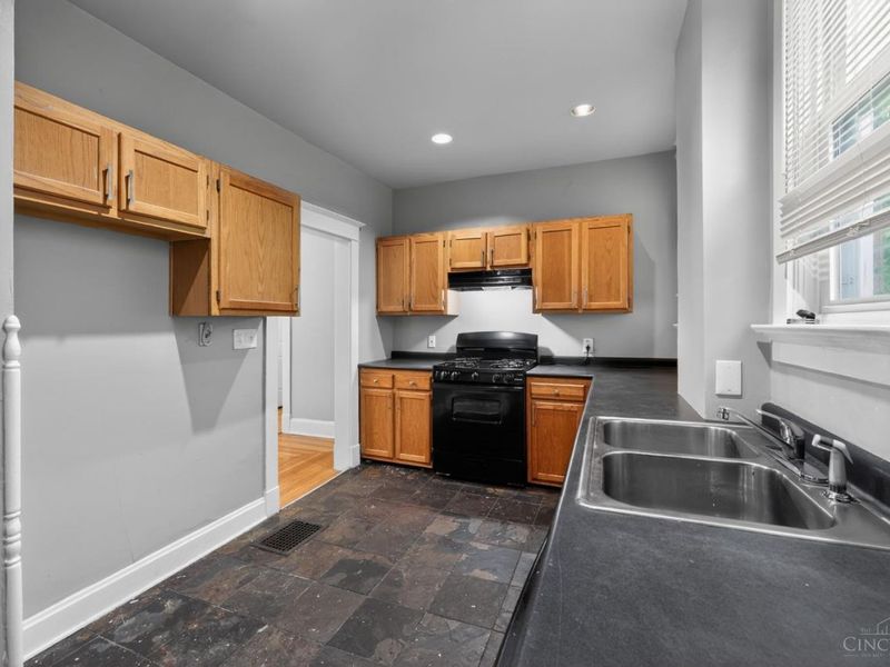 4719 Highridge Avenue, Cincinnati, OH 45238 Photo 21