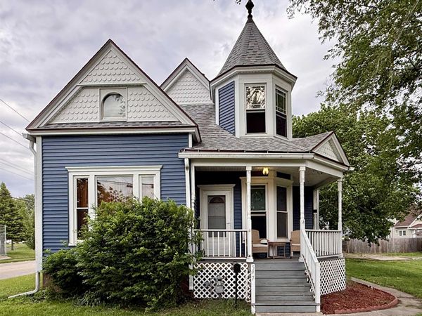 597 MAPLE Avenue, Galesburg, IL 61401