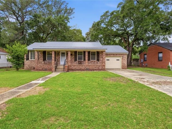 102 5th Street, Chickasaw, AL 36611
