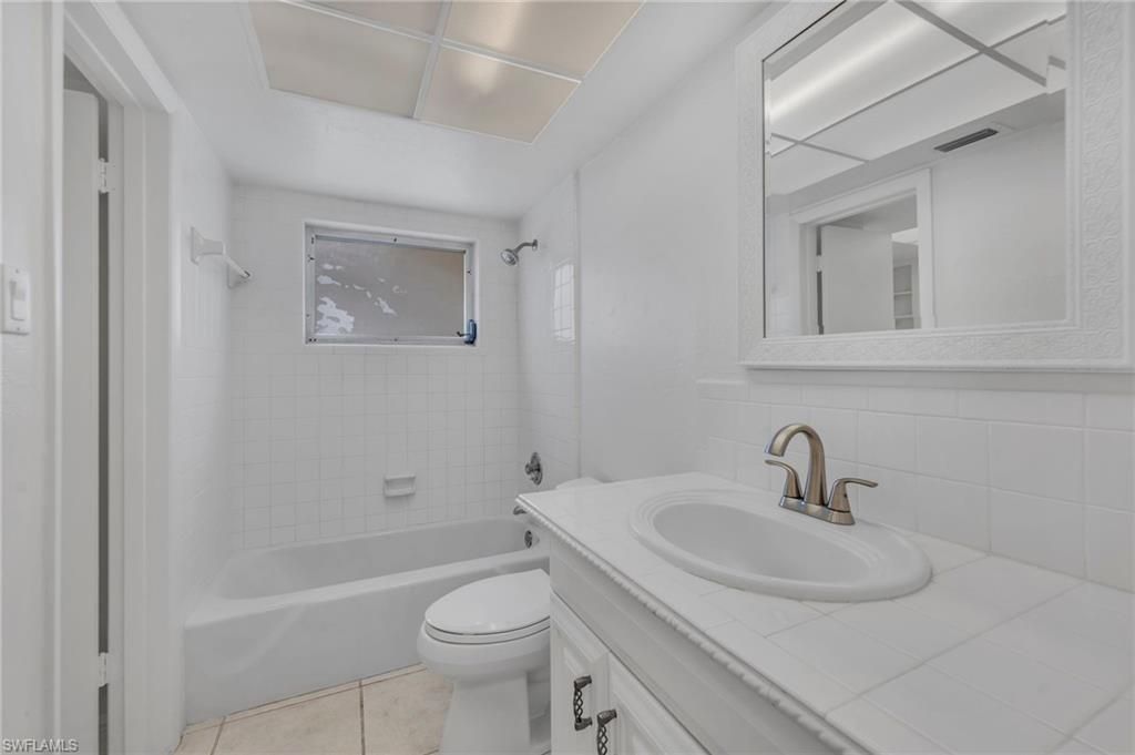 656 Binnacle Dr , Naples, FL 34103 Photo