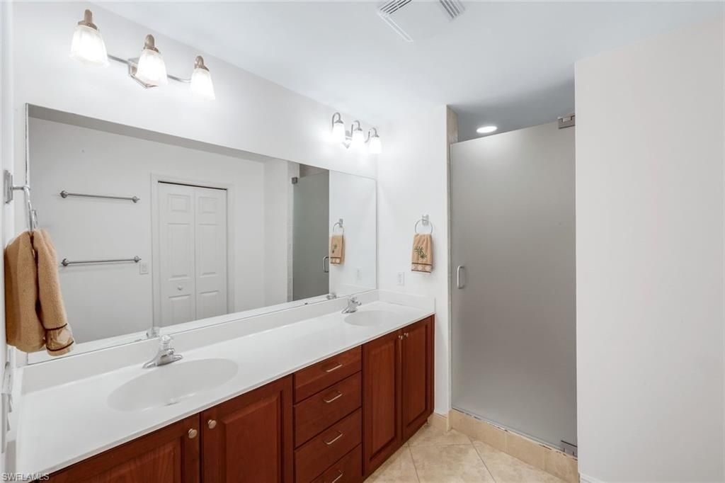 337 Vintage Bay Dr, Unit D25, Marco Island, FL 34145 Photo