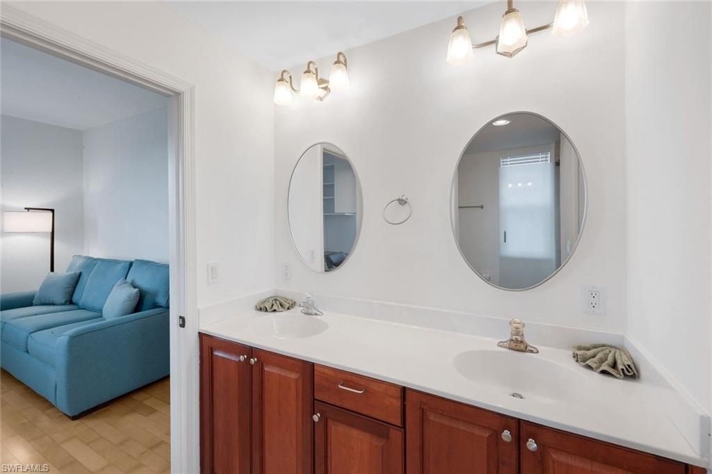 337 Vintage Bay Dr, Unit D25, Marco Island, FL 34145 Photo