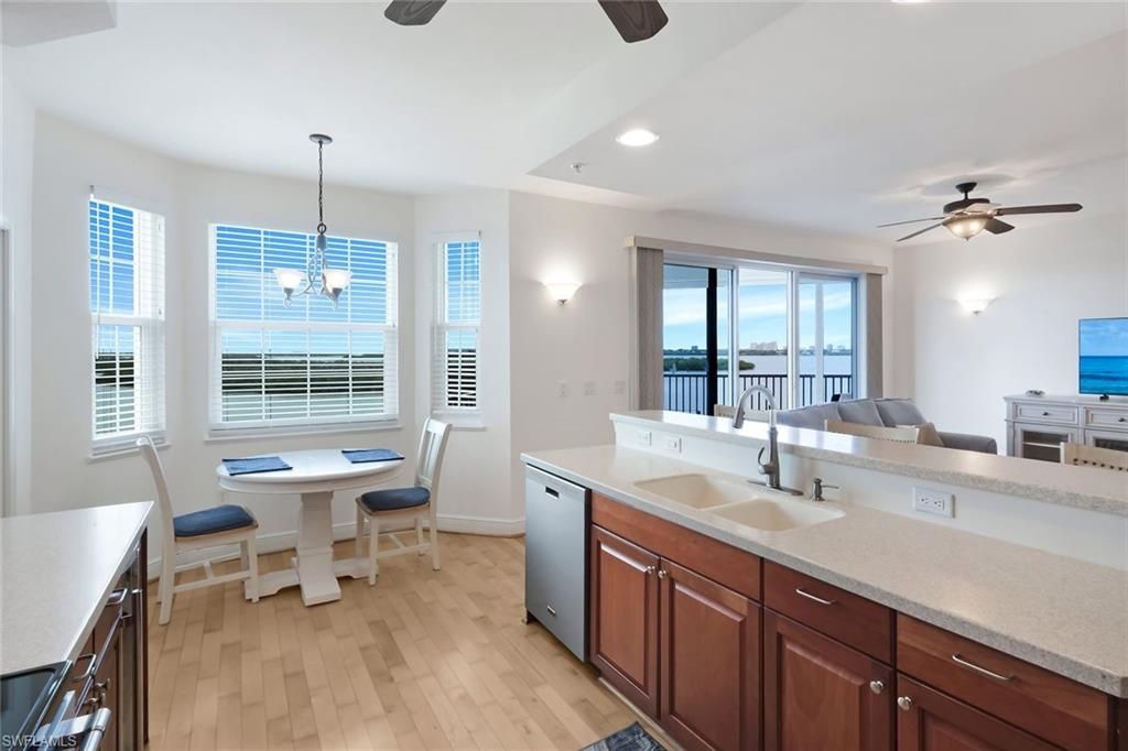 337 Vintage Bay Dr, Unit D25, Marco Island, FL 34145 Photo