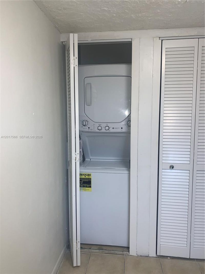 7215 NW 179th St, Unit 206, Hialeah, FL 33015 Photo