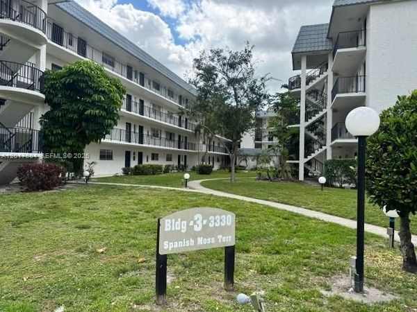 Unit 106, Lauderhill, FL 33319