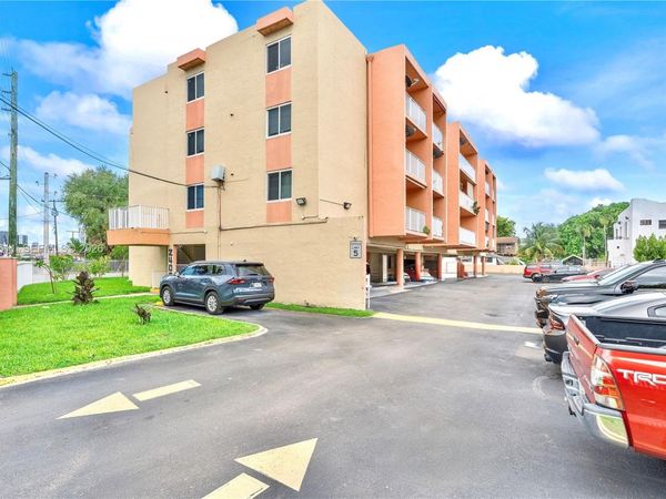2400 NW 16th St Rd , Miami, FL 33125