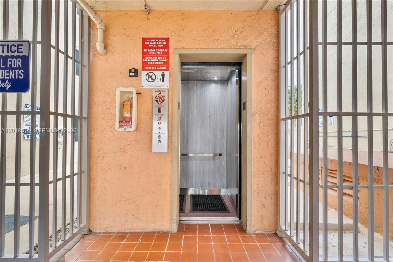 2400 NW 16th St Rd , Miami, FL 33125 Photo
