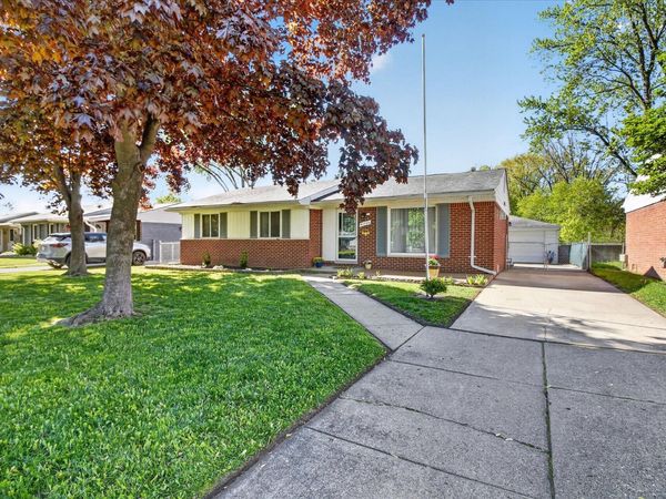 41725 Arthur Street, Belleville, MI 48111