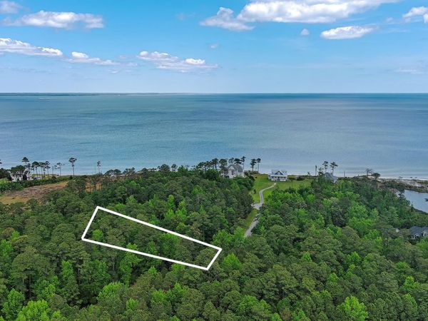135 Herring Pond Court , Beaufort, NC 28516
