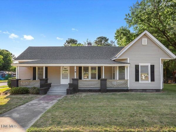 501 N Raiford Street , Selma, NC 27576