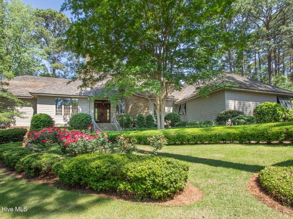 60 Woodenbridge Lane, Pinehurst, NC 28374