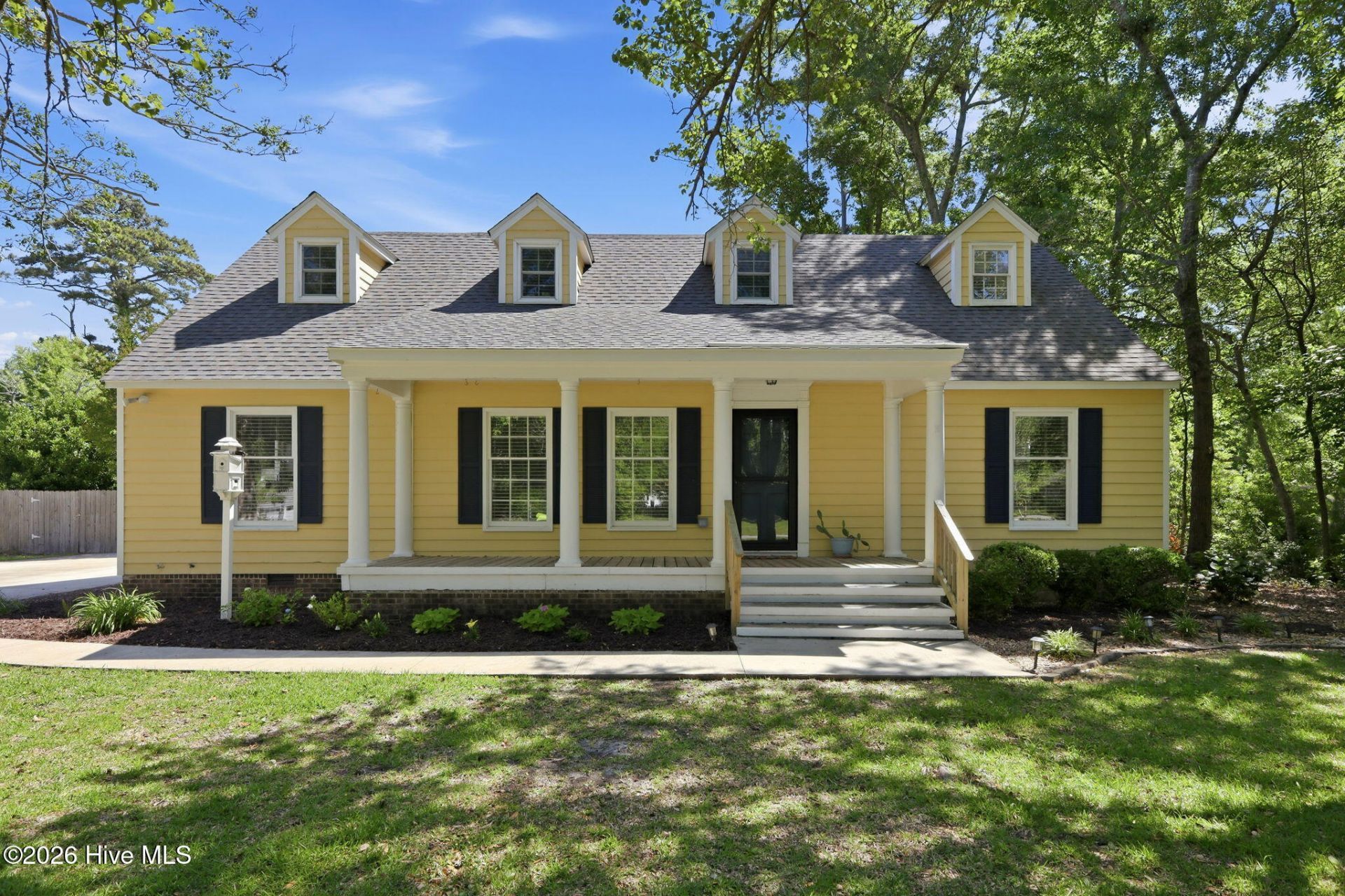 105 Taylor Lane, Morehead City, NC 28557 Main Photo
