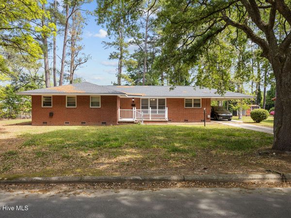 200 Marcellus Street , Laurinburg, NC 28352