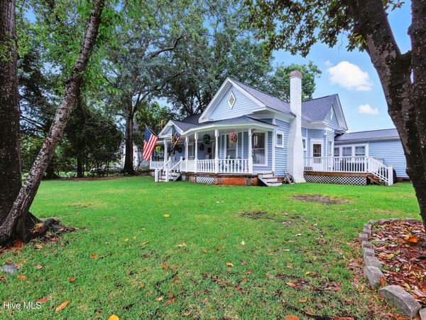 207 S Walker Street, Burgaw, NC 28425